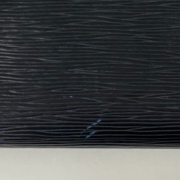 Vintage Louis Vuitton Épi Pochette | 1990s Rare Collection - Picture 8 of 9